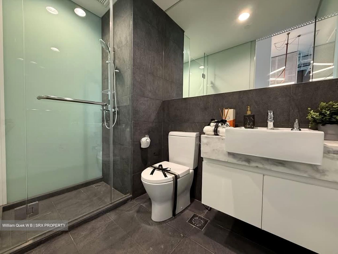Arc 380 (D8), Office #532390801